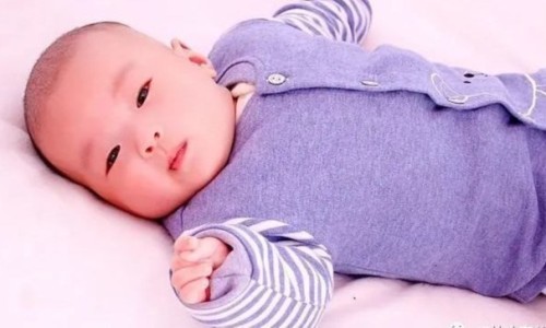 小孩头长包是怎么回事、小孩头长包是怎么回事 -小孩头部长疱疹症状有哪些症状图片网